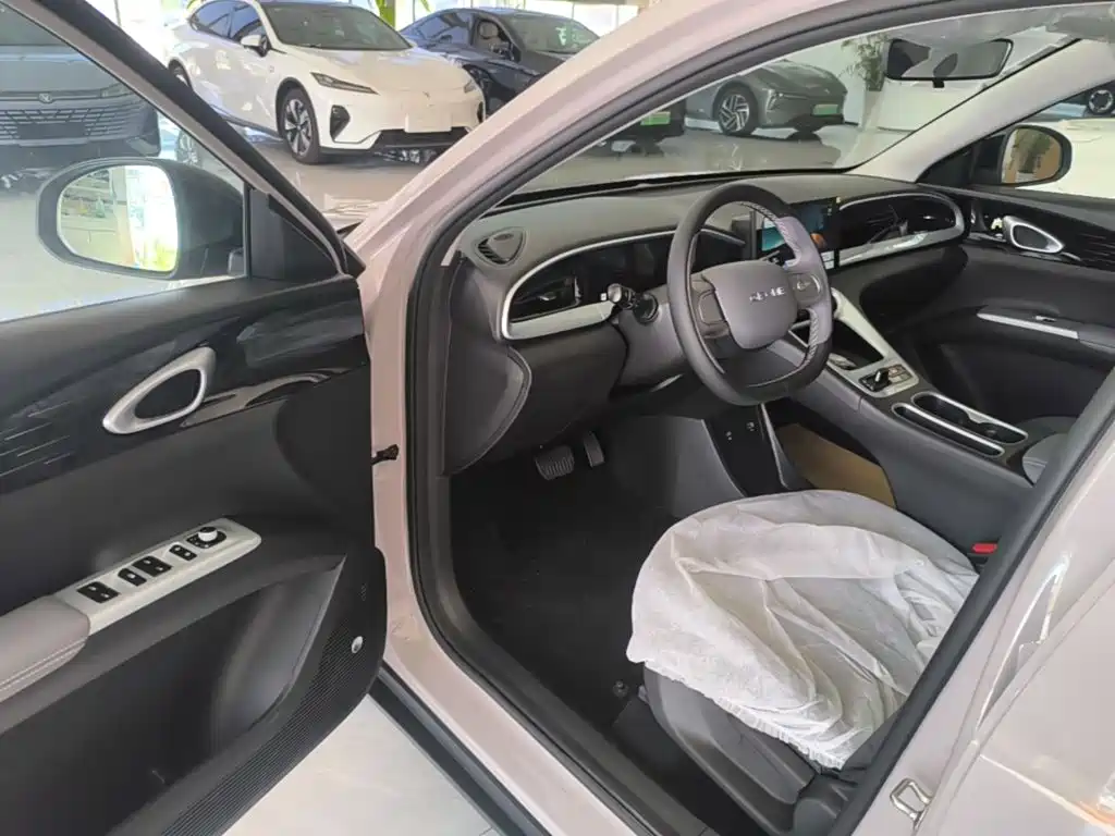 Geely Galaxy Starwish 2026 — фото 16
