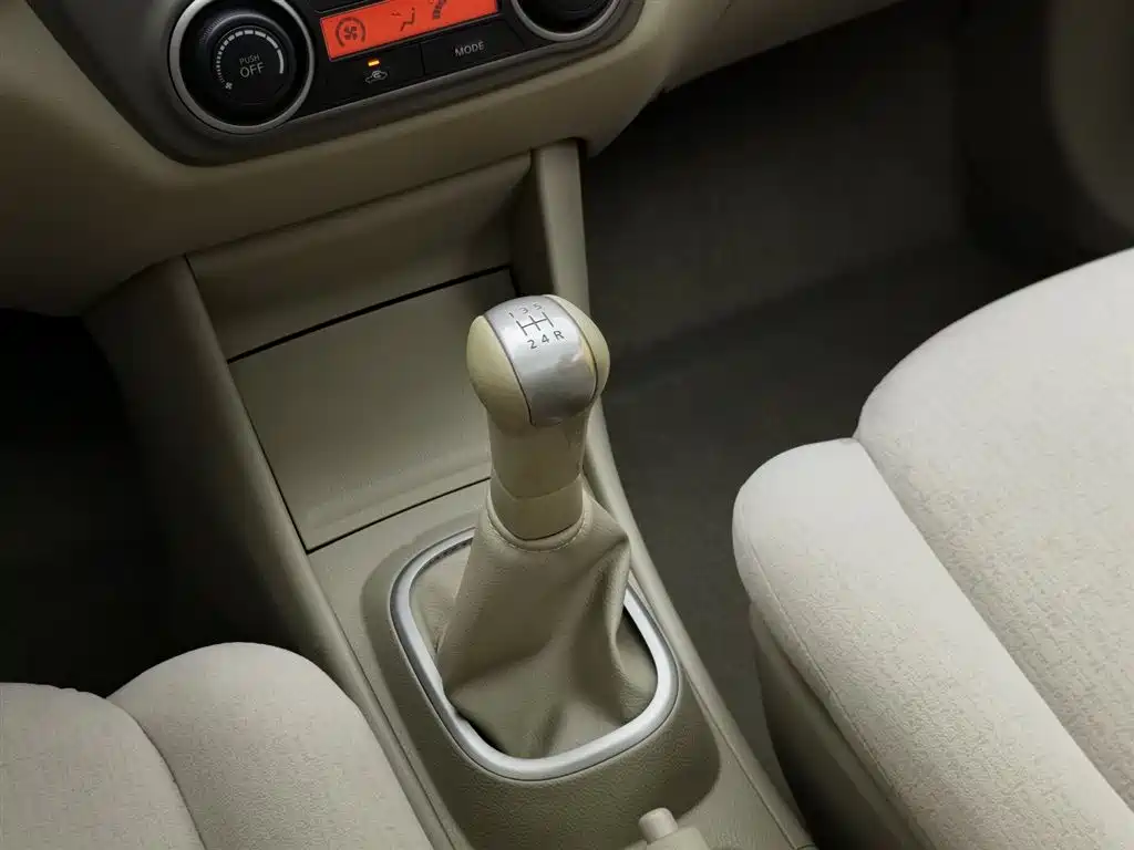 Nissan Sylphy 2018 — фото 13