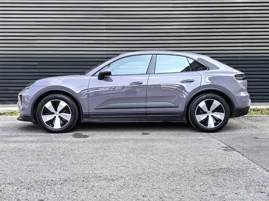 Porsche Macan EV 2025 — фото 2