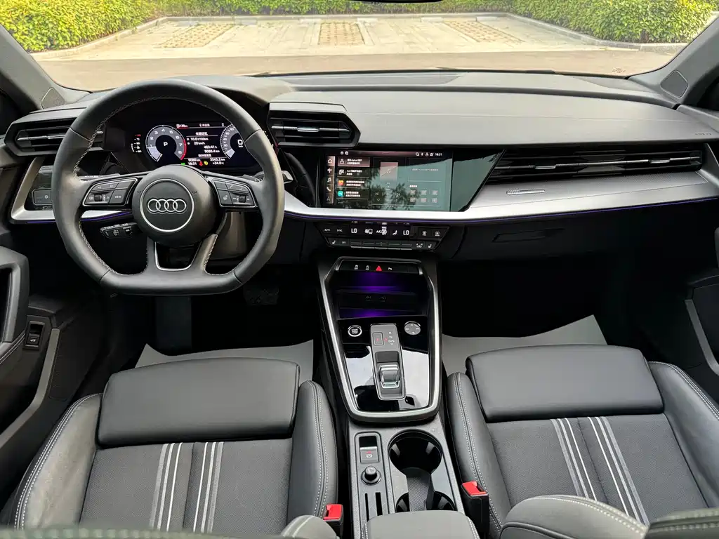 Audi A3 2023 — фото 16