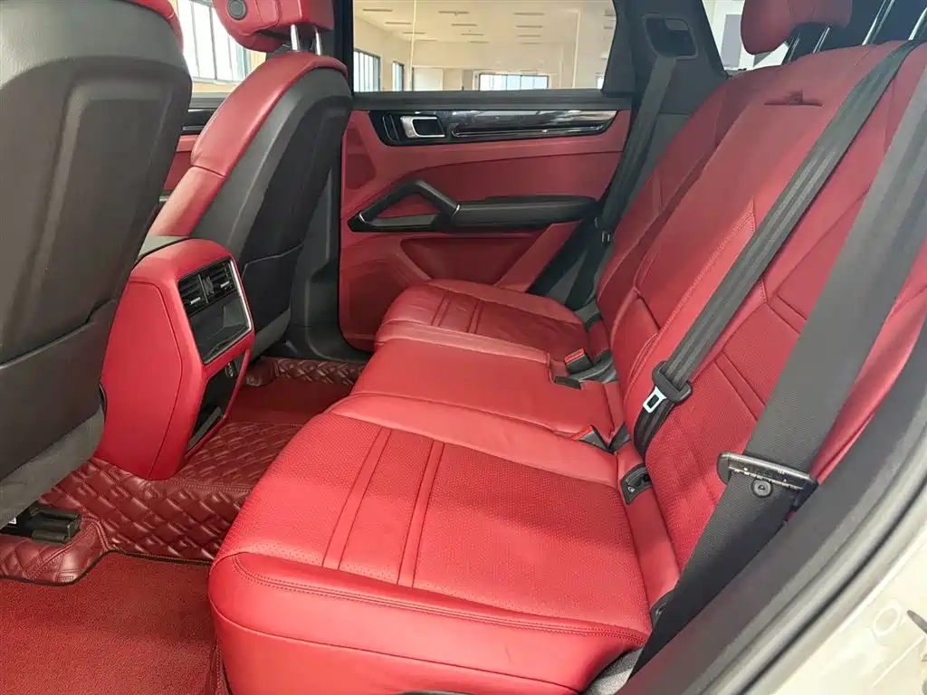 Porsche Cayenne 2019 — фото 12