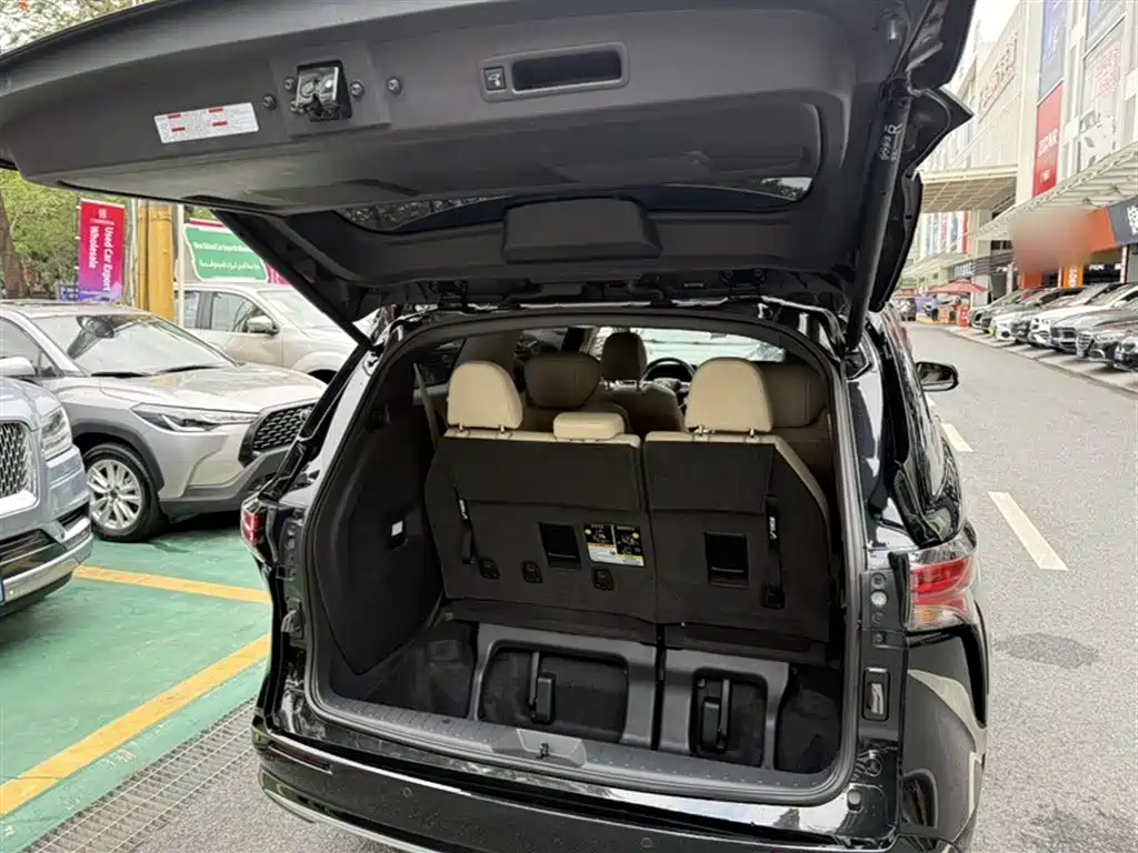 Toyota Sienna 2023 — фото 19