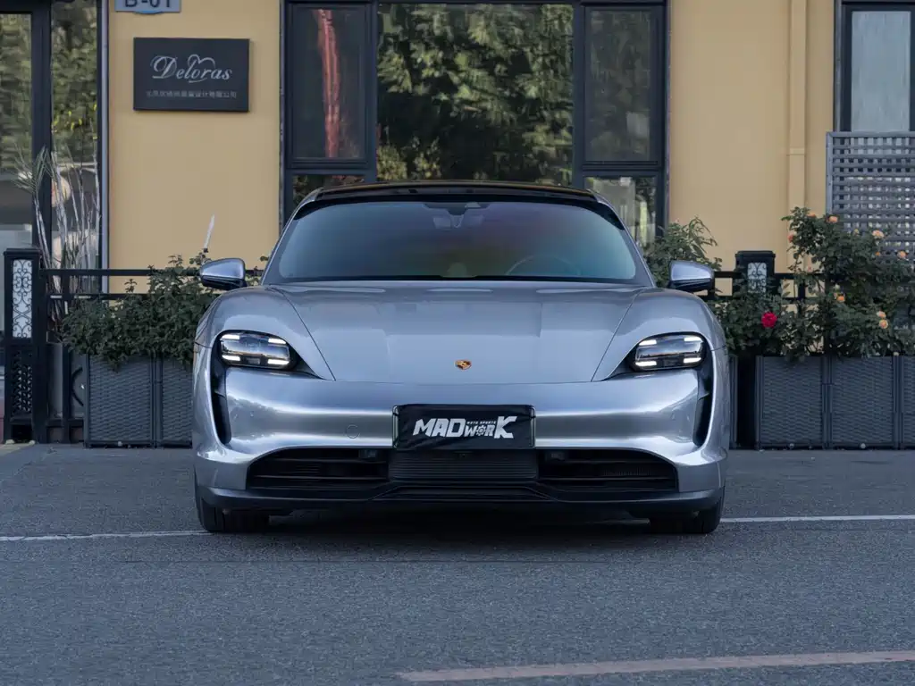 Porsche Taycan 2024