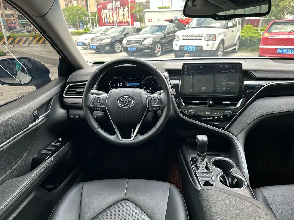 Toyota Camry 2022 — фото 16