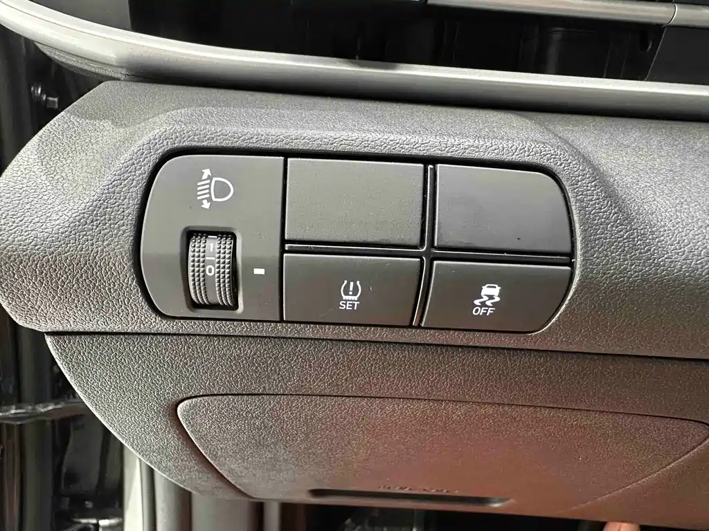 Hyundai Elantra 2024 — фото 12