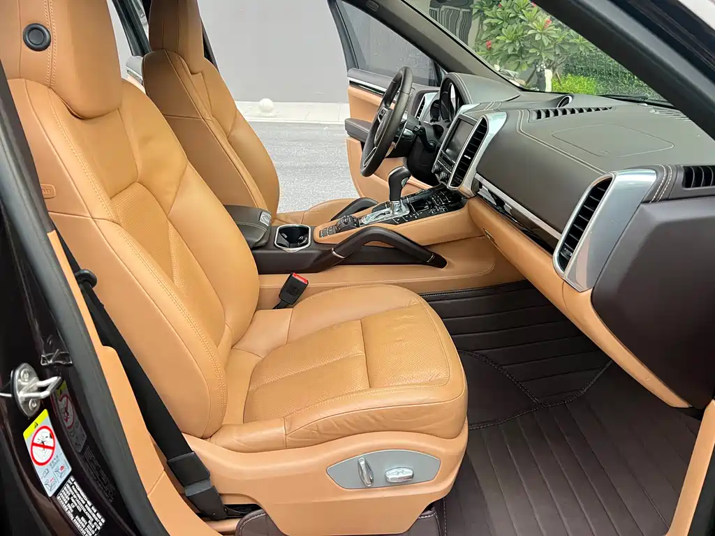 Porsche Cayenne 2016 — фото 15