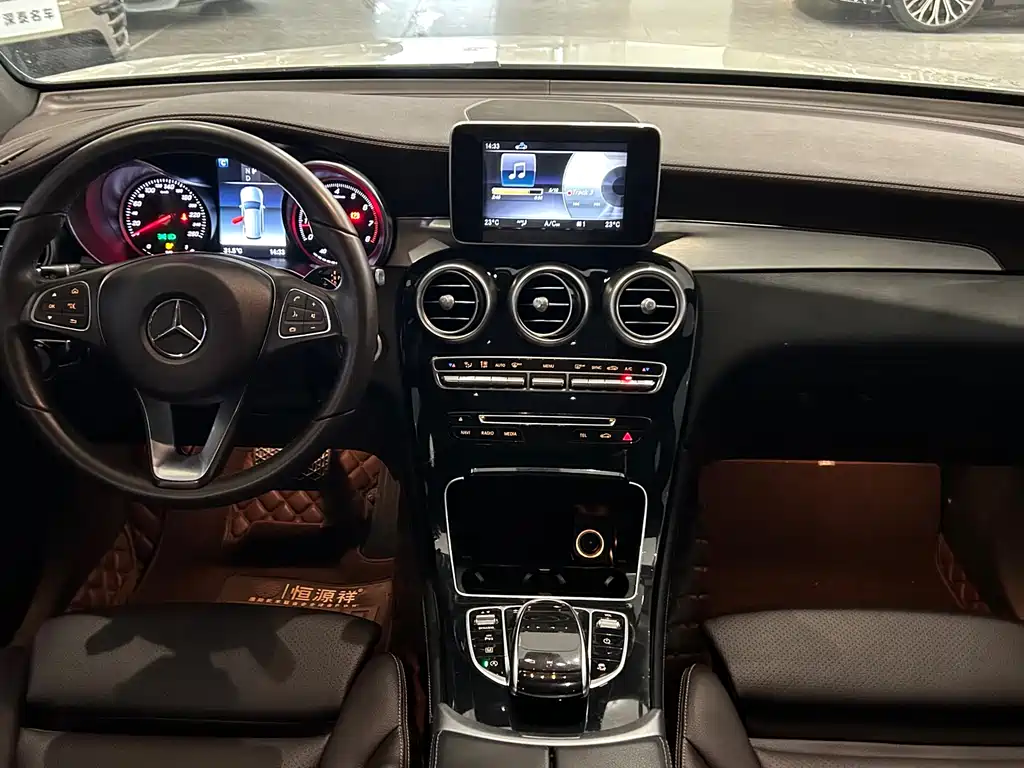 Mercedes-Benz GLC 2018 — фото 8