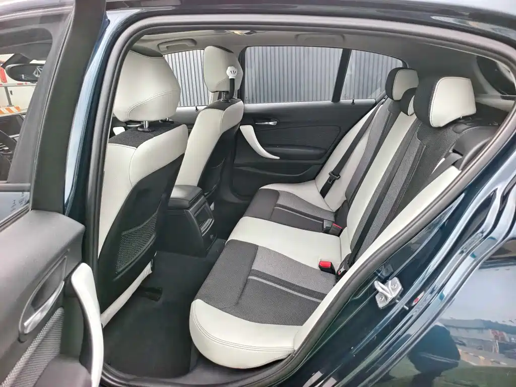BMW 1 Series 2015 — фото 11