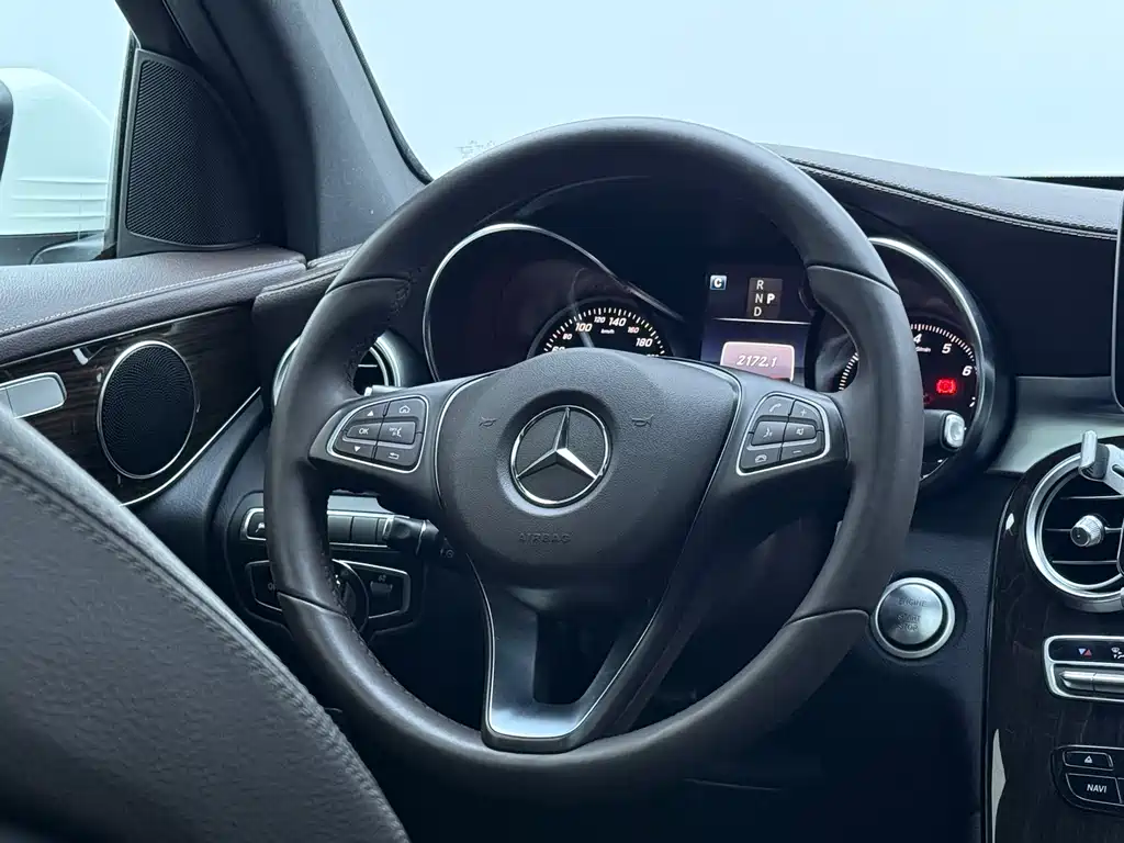 Mercedes-Benz GLC 2018 — фото 18