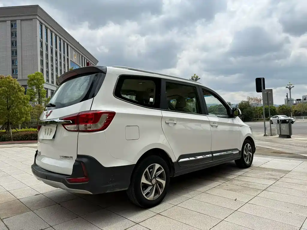 Wuling Hongguang 2017 — фото 6