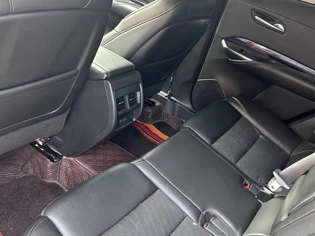 Cadillac XT4 2021 — фото 10