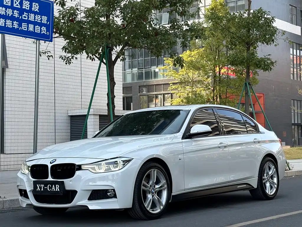 BMW 3 Series 2018 — фото 1