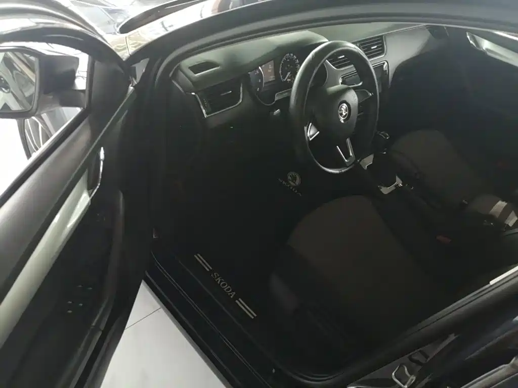 Skoda Octavia 2016 — фото 16