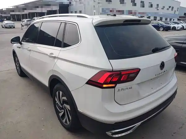 Volkswagen Tiguan L 2023
