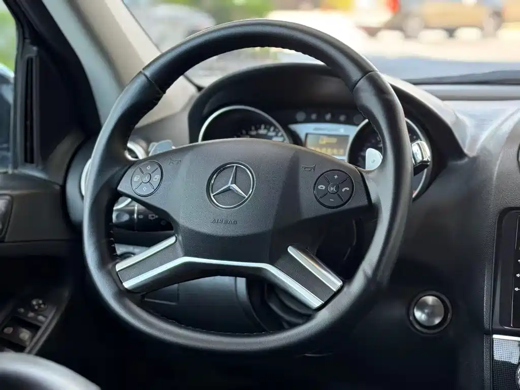 Mercedes-Benz M-Class AMG 2012 — фото 12