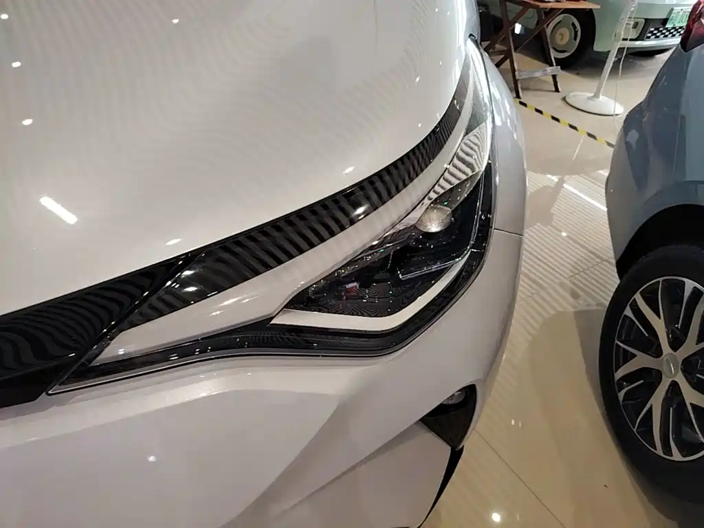 Toyota C-HR 2022 — фото 24