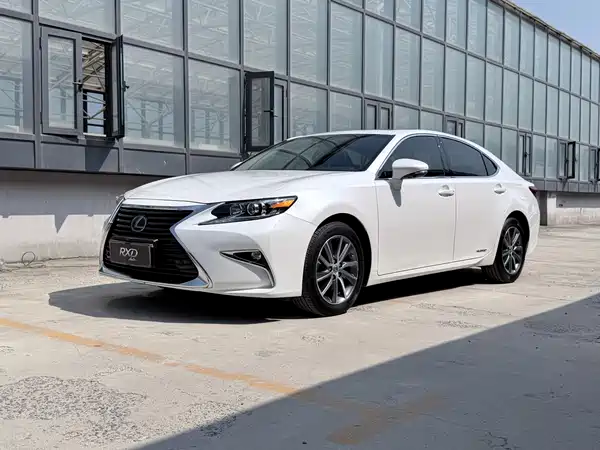Lexus ES 2016