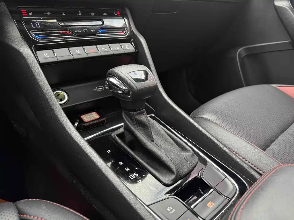 Skoda Karoq 2023 — фото 16