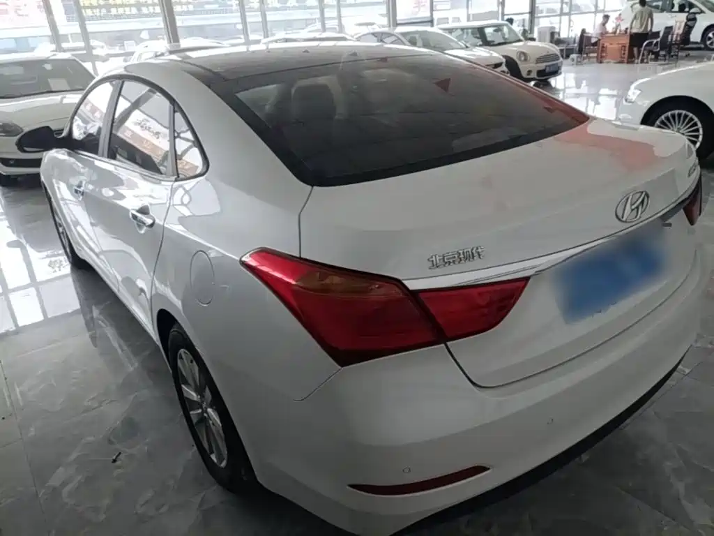 Hyundai Mistra 2015 — фото 5