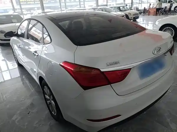 Hyundai Mistra 2015