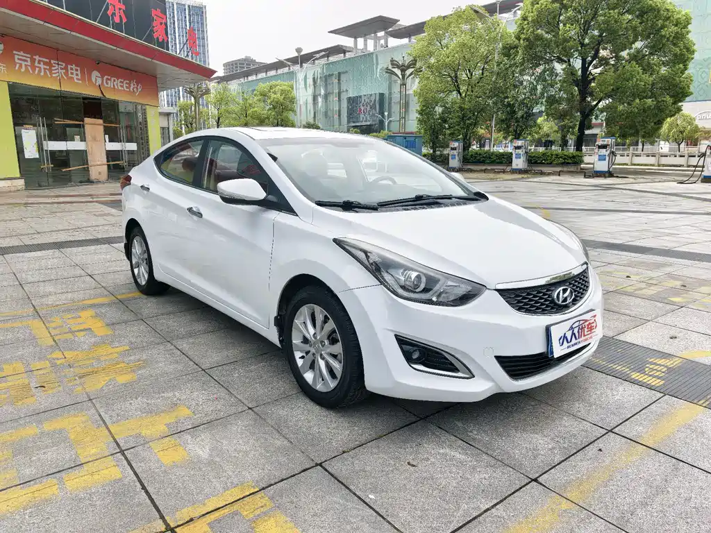 Hyundai Elantra Langdong 2018 — фото 3