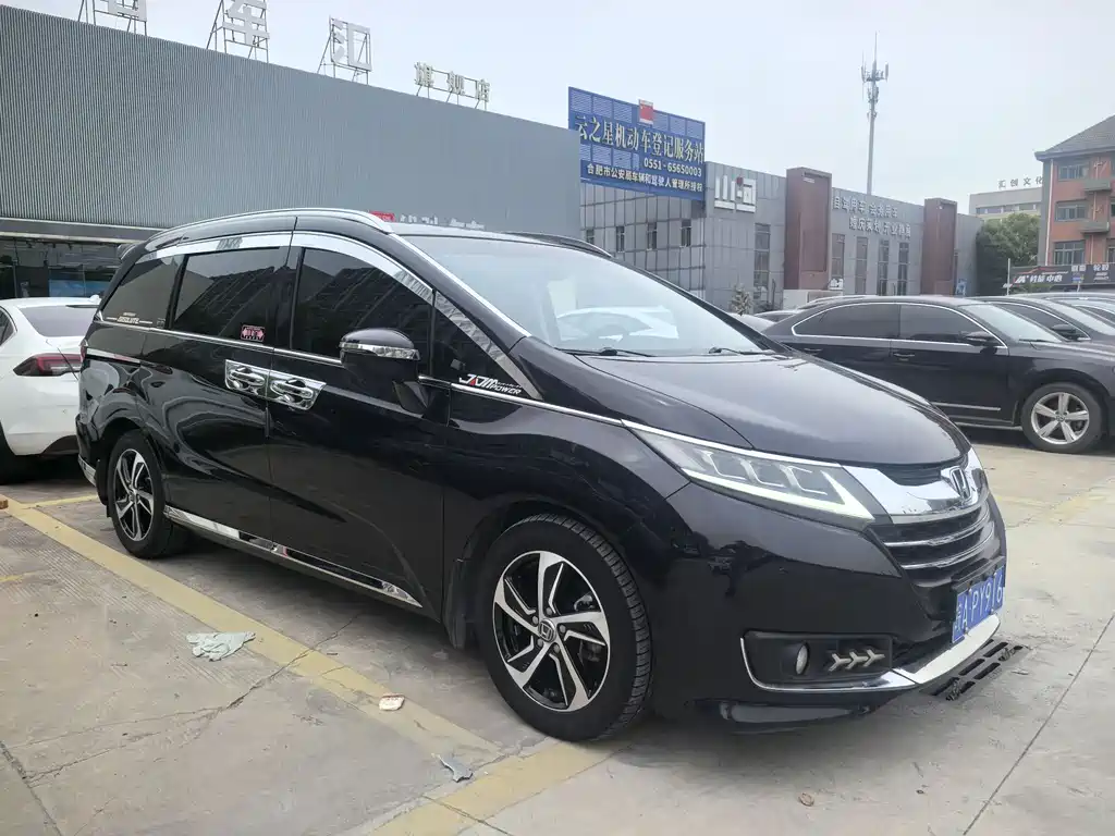 Honda Odyssey 2018 — фото 3
