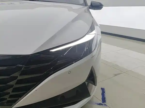 Hyundai Elantra 2021