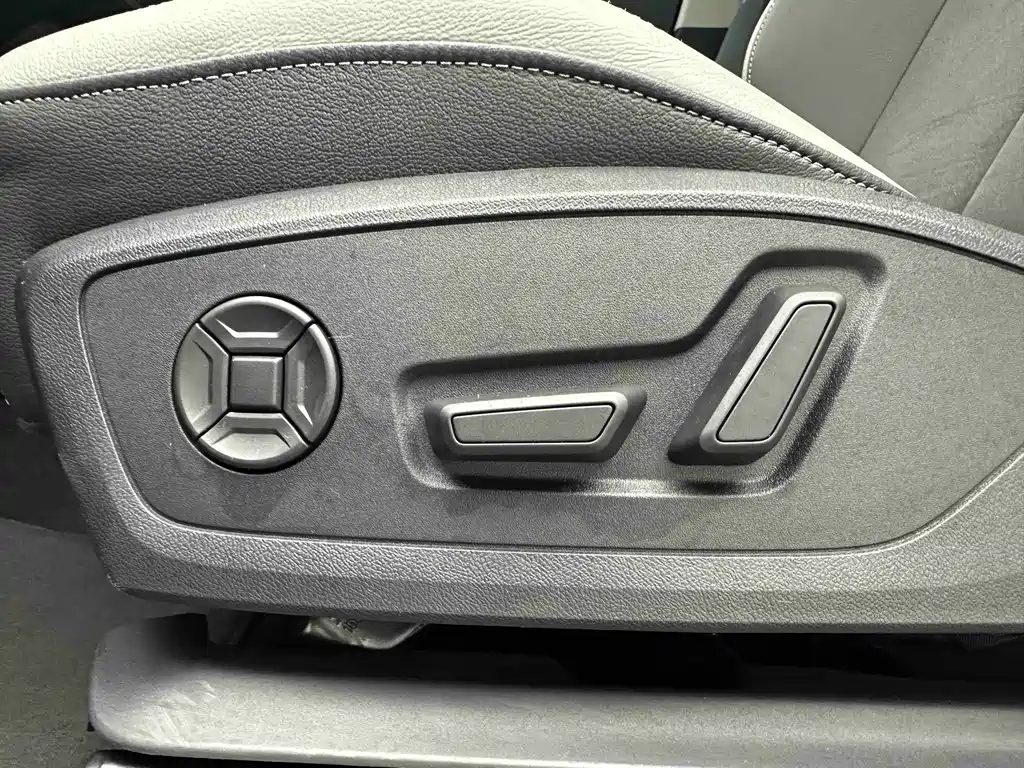 Audi Q3 2022 — фото 11