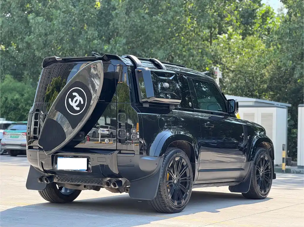 Land Rover Defender 2022
