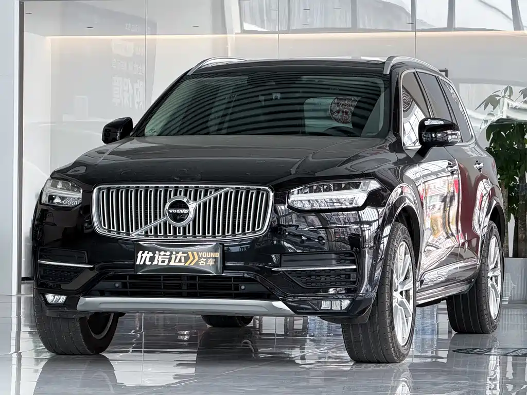 Volvo XC90 2017 — фото 1