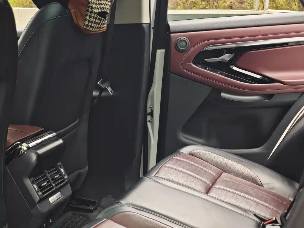 Land Rover Evoque 2021 — фото 13