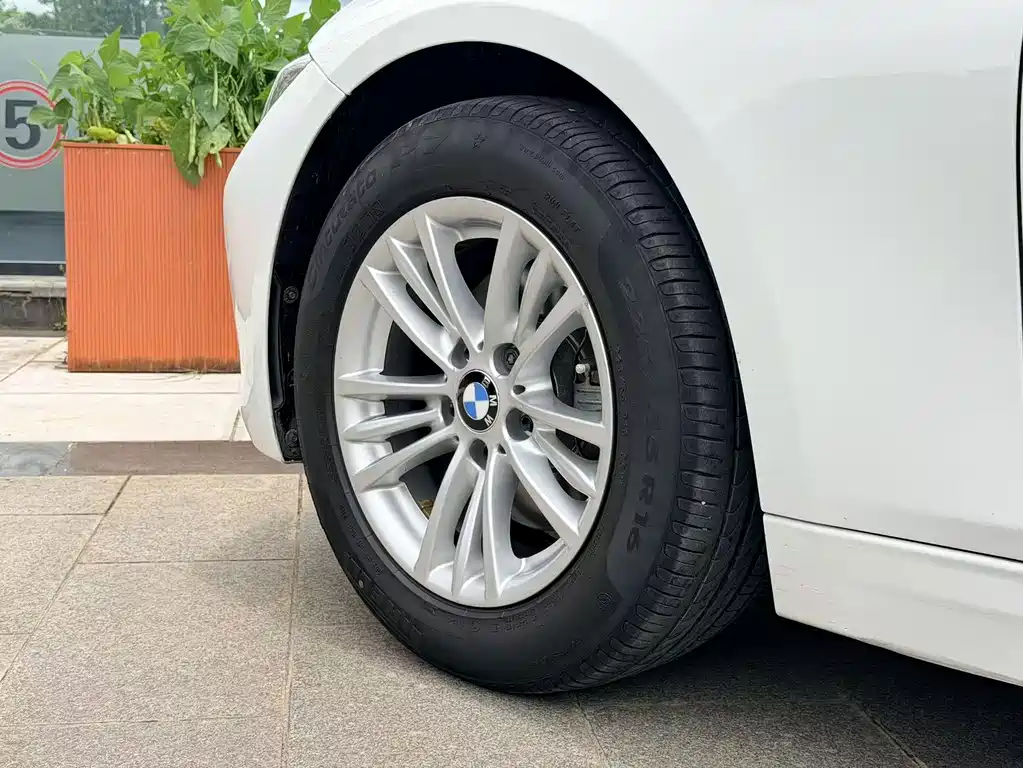 BMW 3 Series 2015 — фото 21
