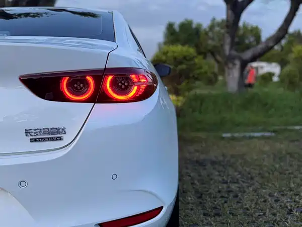 Mazda 3 Axela 2022