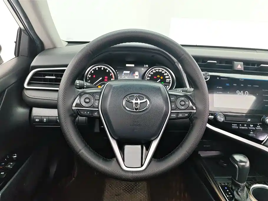 Toyota Camry 2021 — фото 15