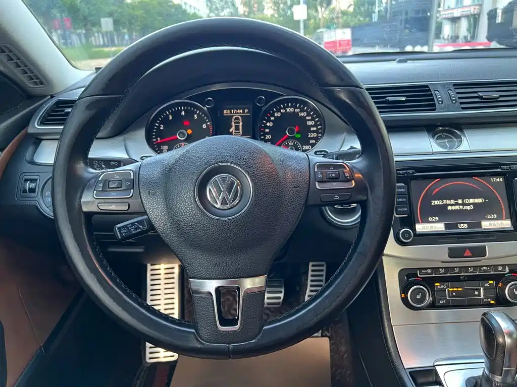 Volkswagen CC 2012 — фото 9