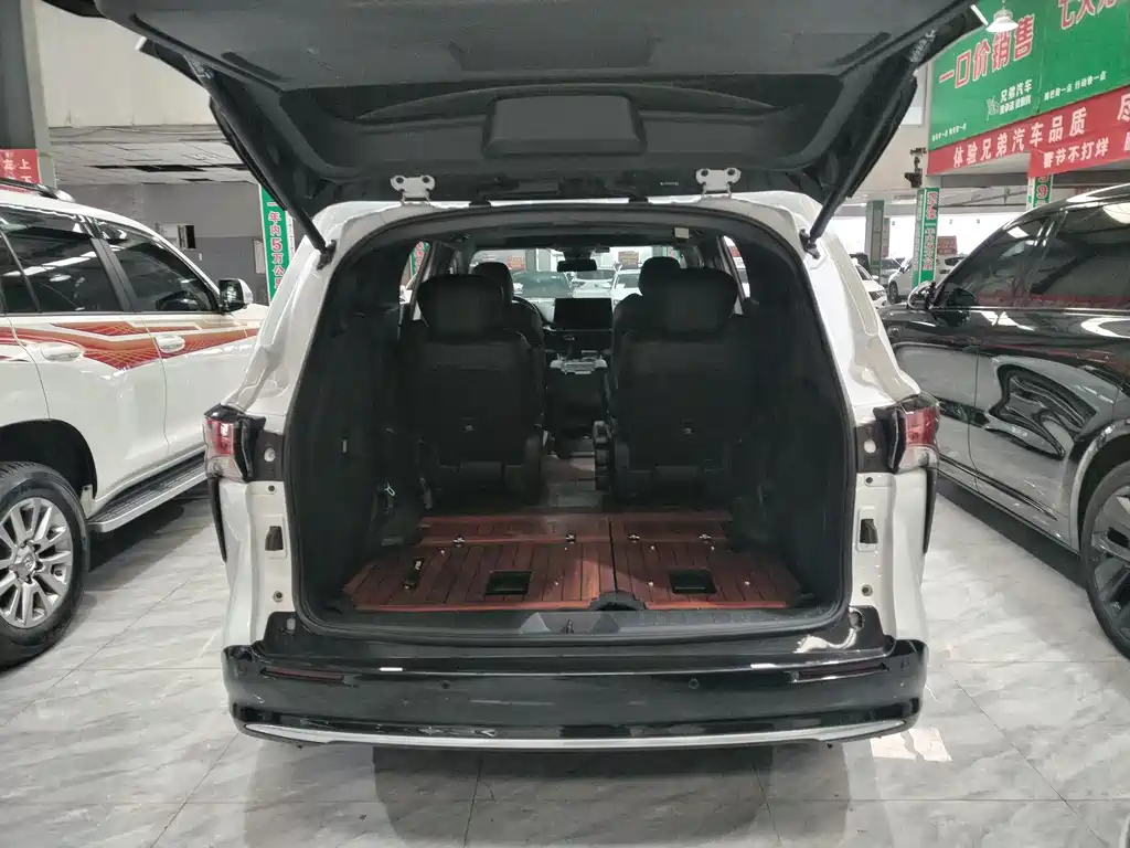 Toyota Sienna 2023 — фото 16