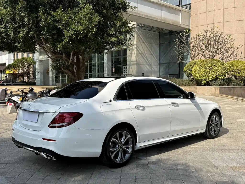 Mercedes-Benz E-Class 2020 — фото 7