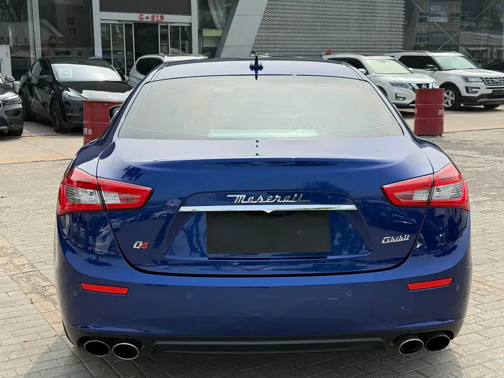 Maserati Ghibli 2017 — фото 21