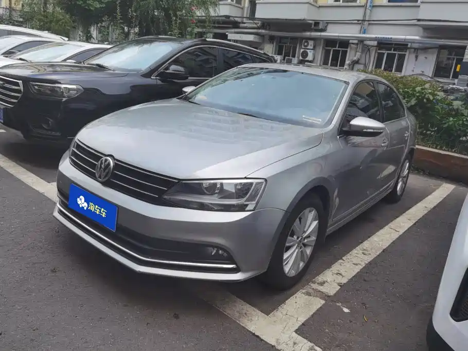 Volkswagen Sagitar 2015