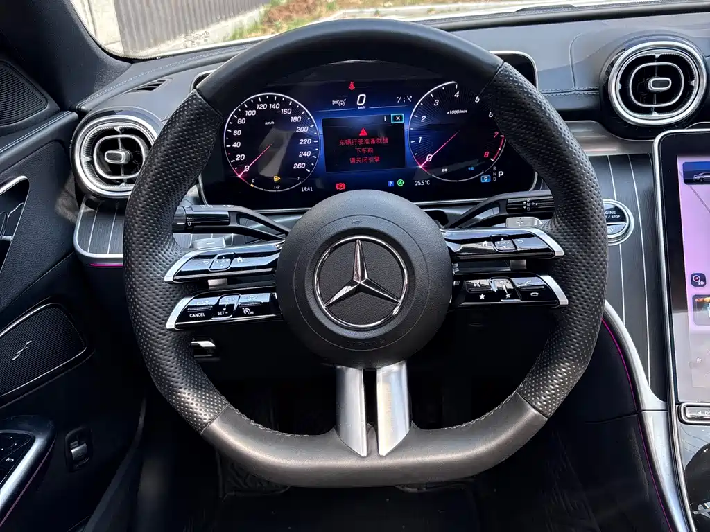Mercedes-Benz C-Class 2023 — фото 7