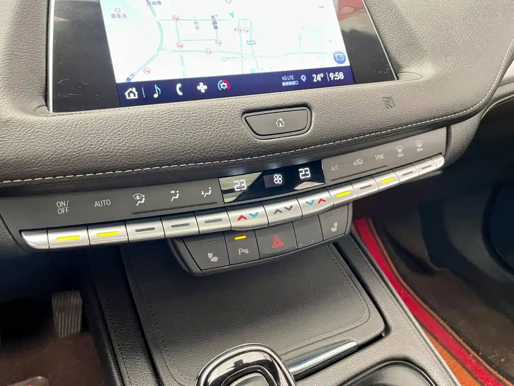 Cadillac XT4 2021 — фото 11