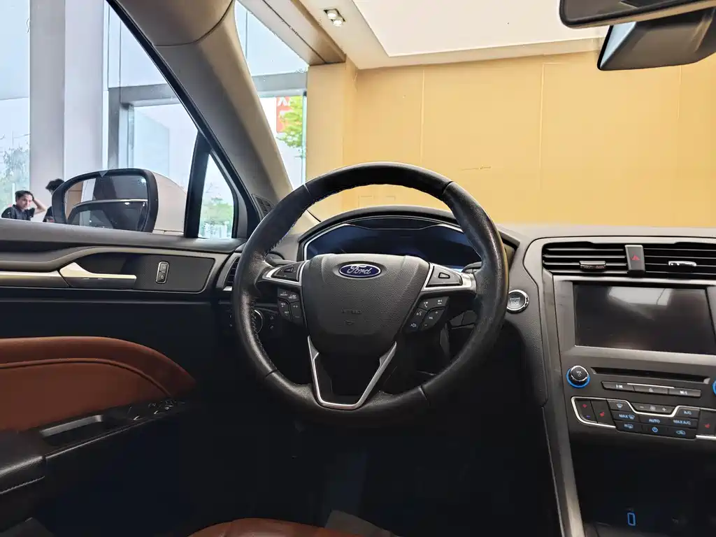 Ford Mondeo 2018 — фото 14