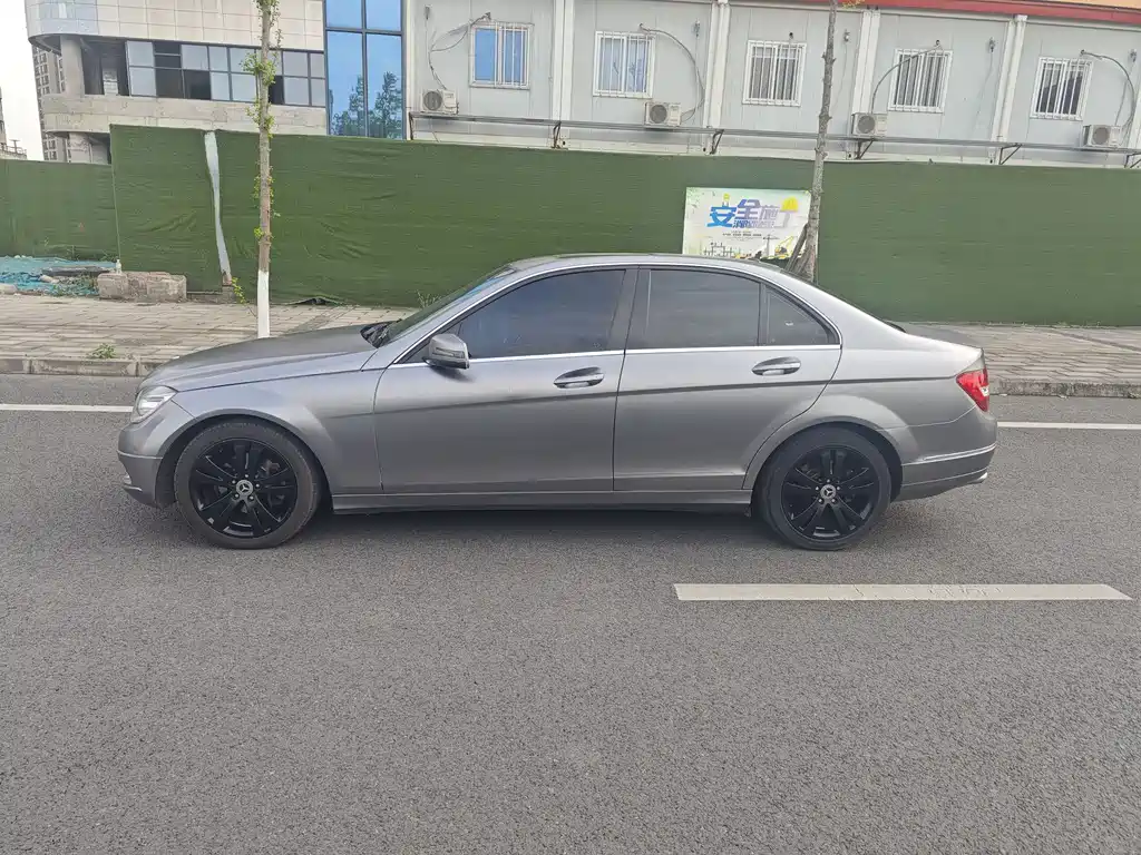 Mercedes-Benz C-Class 2010