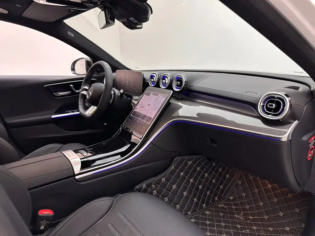 Mercedes-Benz C-Class 2024 — фото 11