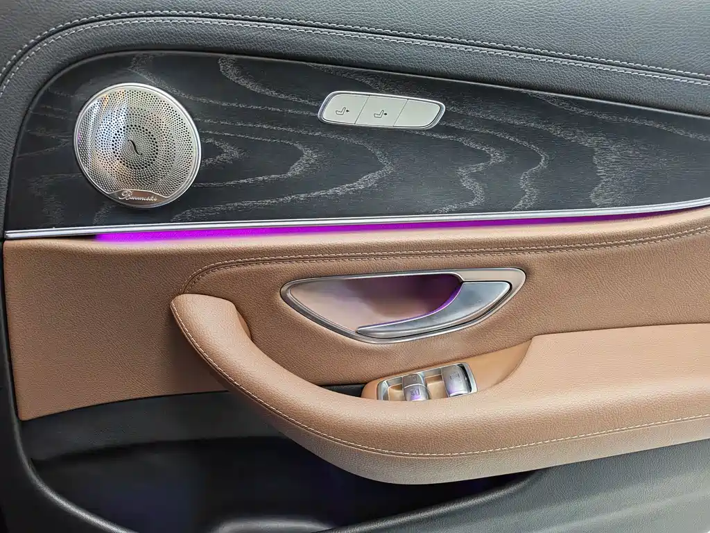 Mercedes-Benz E-Class 2019 — фото 15