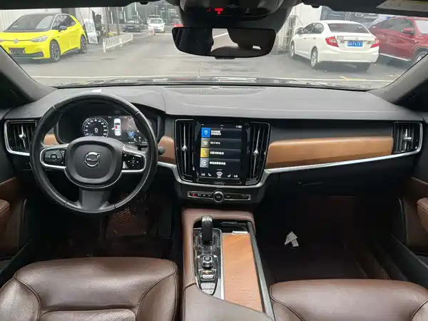 Volvo S90 2021