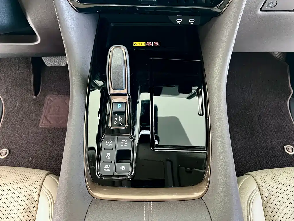 Toyota Alphard 2025 — фото 21