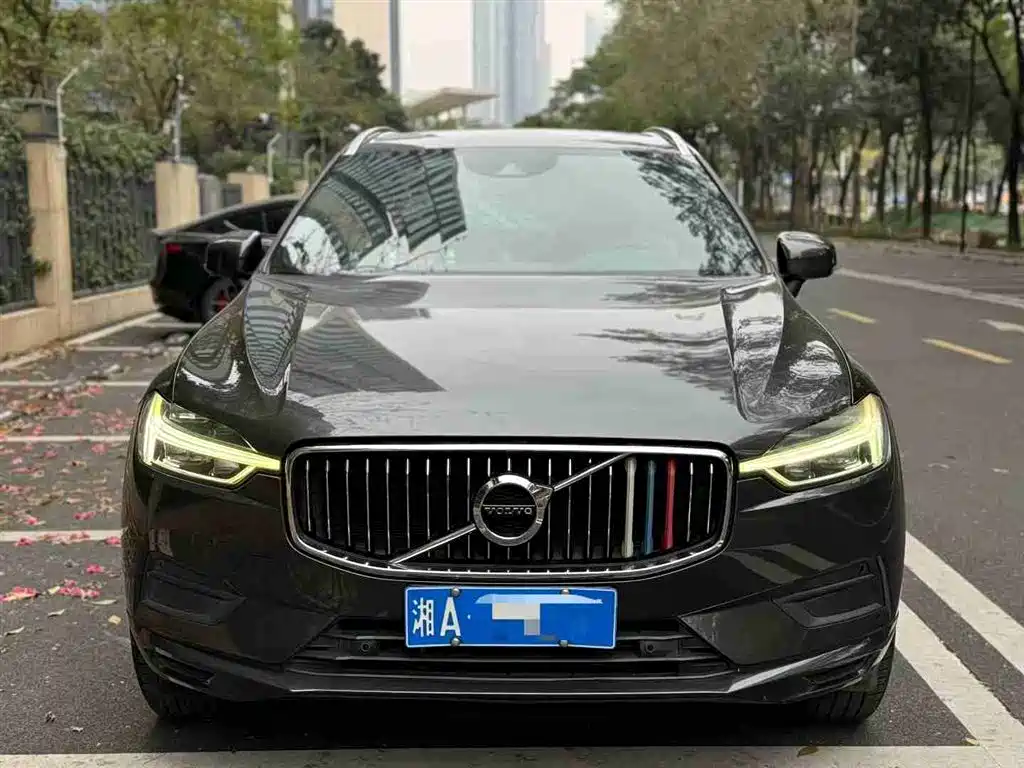 Volvo XC60 2018 — фото 2
