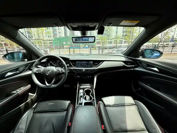 Buick Regal 2021