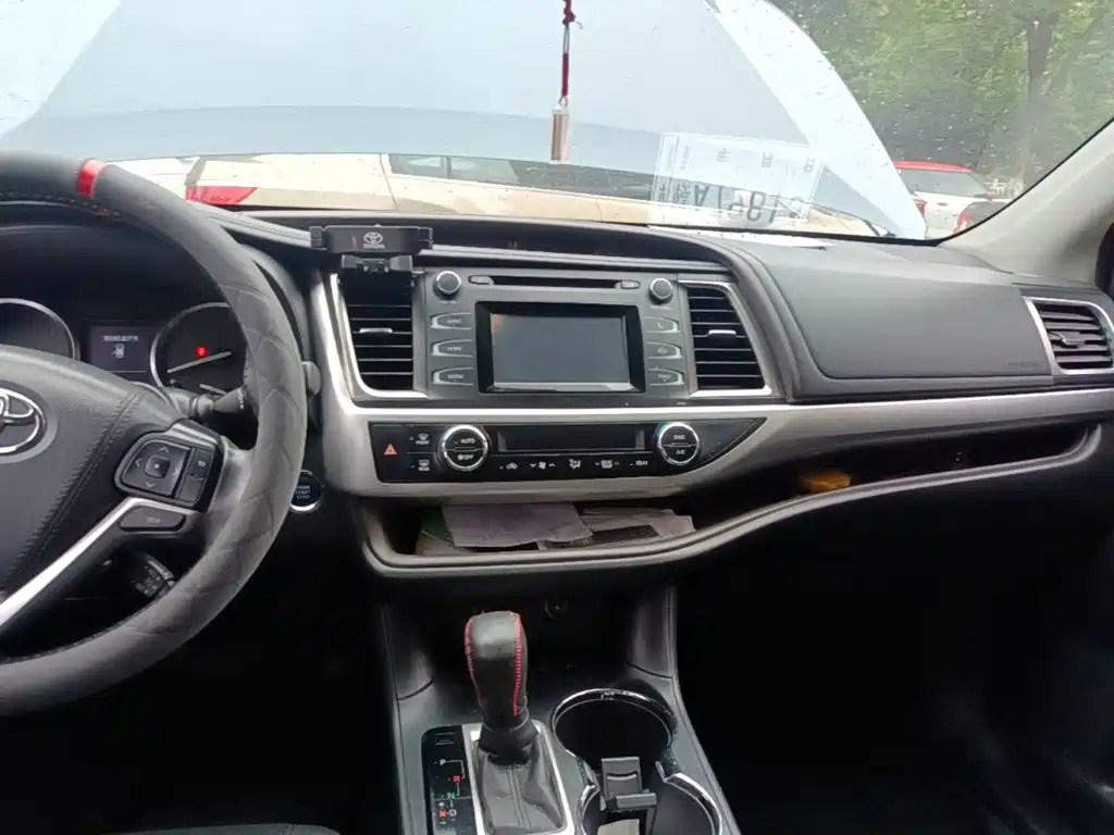 Toyota Highlander 2015 — фото 9